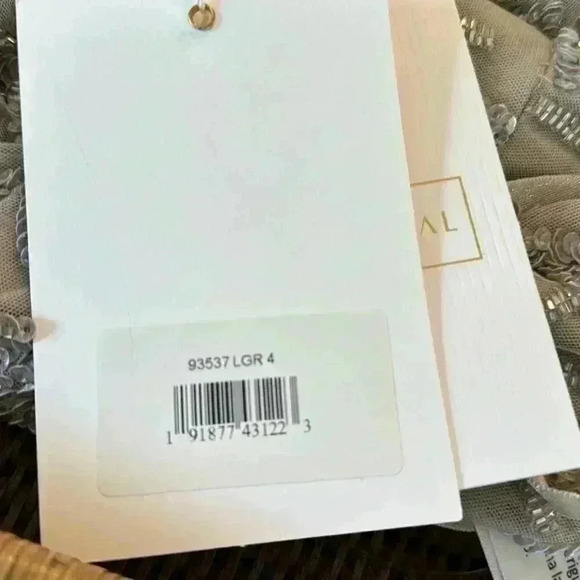 New MAC DUGGAL 93537 EMBELLISHED COWL BATEAU NECK CAP SLEEVE LIGHT GREY GOWN  Si - Picture 6 of 6